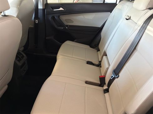 Used 2020 Volkswagen Tiguan SEL image 27