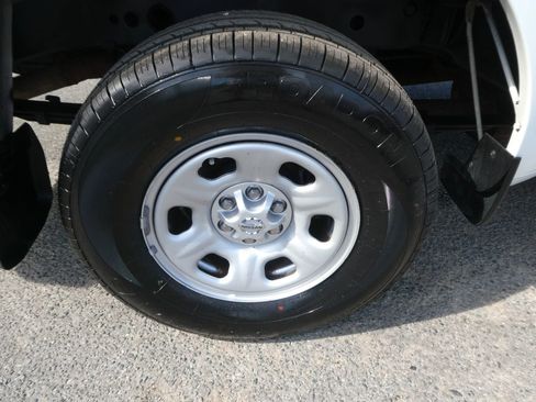 Used 2018 Nissan Frontier S RWD image 32