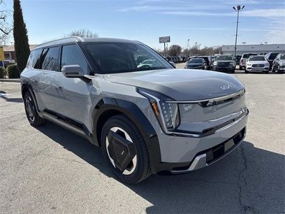 New 2026 Kia EV9 Land