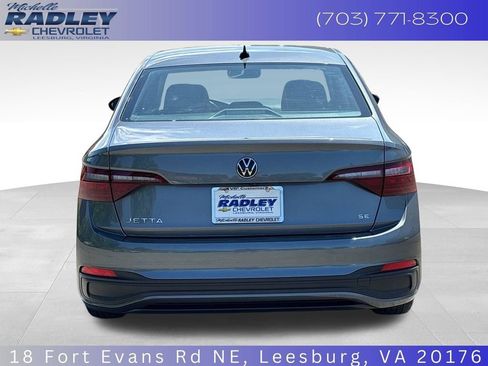 Used 2022 Volkswagen Jetta SE FWD image 4