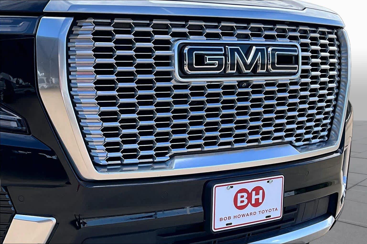 Used 2021 GMC Yukon Denali w/ Denali Ultimate Package AWD/4WD image 29