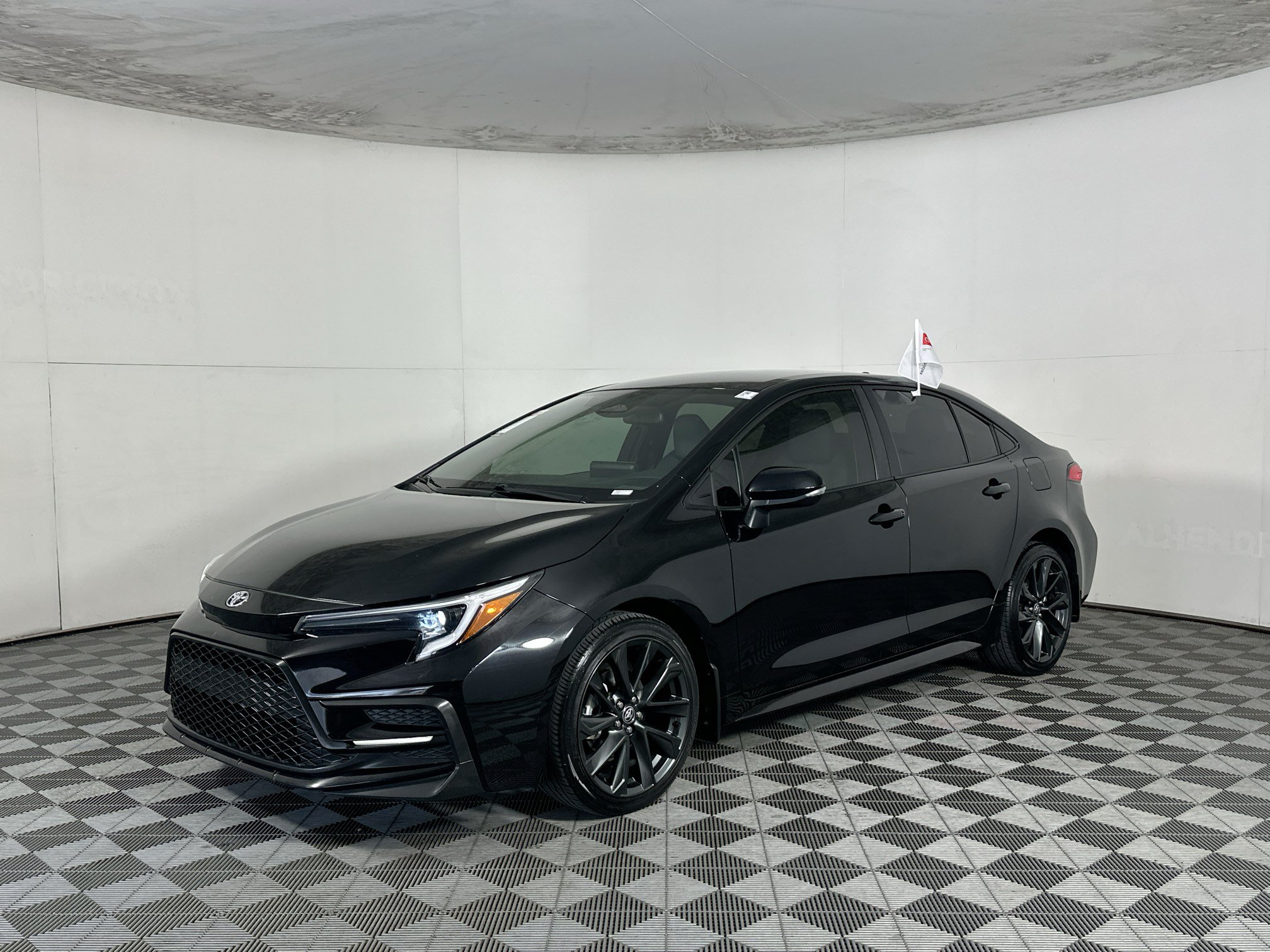 Used 2025 Toyota Corolla SE FWD image 7