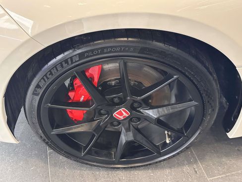 Used 2024 Honda Civic Type R image 11