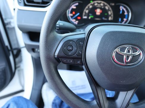 Certified 2025 Toyota RAV4 XLE image 18