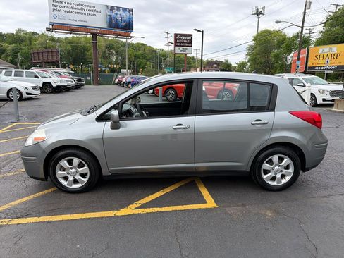 Used 2008 Nissan Versa Hatchback FWD image 6
