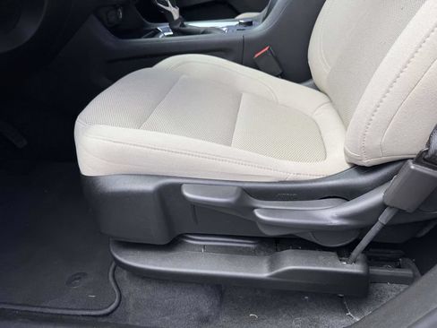 Used 2023 Chevrolet Traverse LS w/ Safety Package FWD image 18