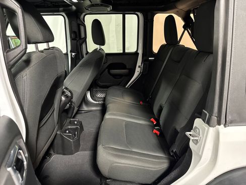 Used 2018 Jeep Wrangler Unlimited Sport S AWD/4WD image 5