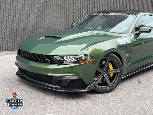 Used 2022 Ford Mustang GT Premium w/ Black Accent Package RWD image 2