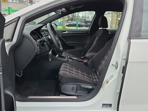 Used 2021 Volkswagen GTI S image 4