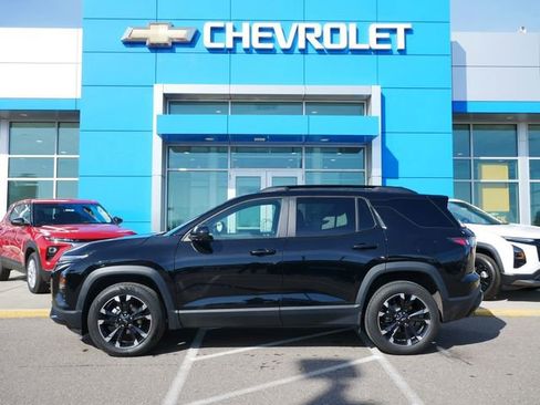 Used 2025 Chevrolet Equinox RS w/ Safety and Technology Package AWD/4WD image 4