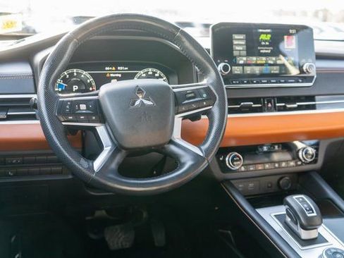 Used 2022 Mitsubishi Outlander SEL AWD/4WD image 16