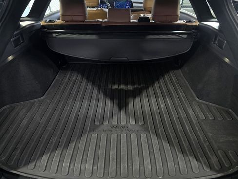 Used 2025 Toyota Crown Signia XLE image 29