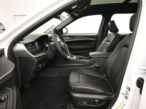 New 2026 Jeep Grand Cherokee Limited w/ Limited Altitude Package RWD image 12