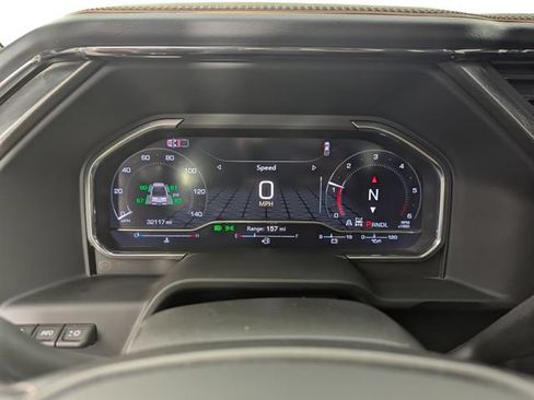 Used 2024 GMC Sierra 2500 AT4 w/ Technology Package AWD/4WD image 12