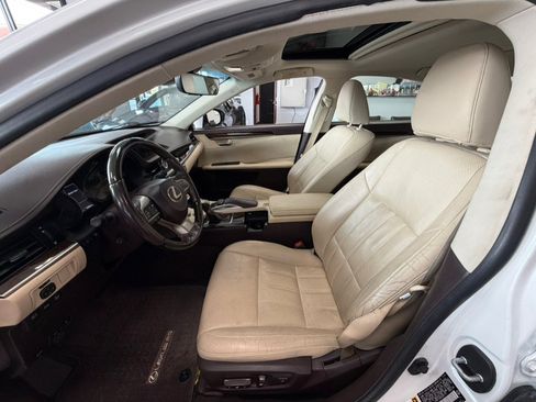 Used 2017 Lexus ES 350 w/ Luxury Package FWD image 22