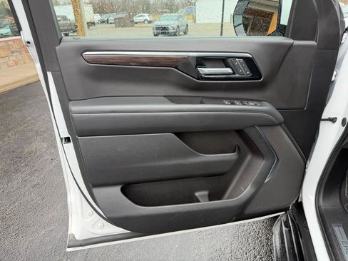 Used 2025 Chevrolet Tahoe LT image 13