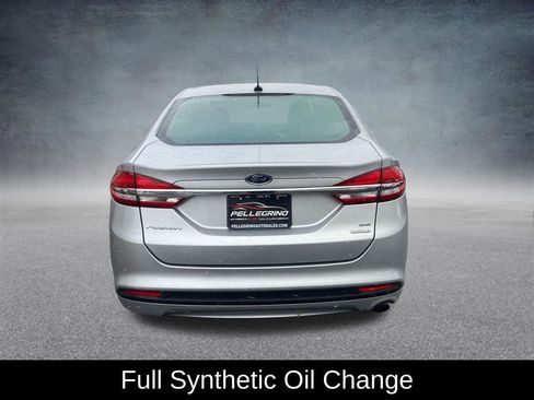 Used 2017 Ford Fusion SE w/ Fusion SE Technology Package image 5