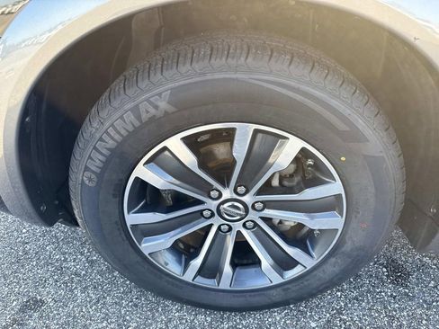 Certified 2020 Nissan Armada SL w/ Premium Package image 11