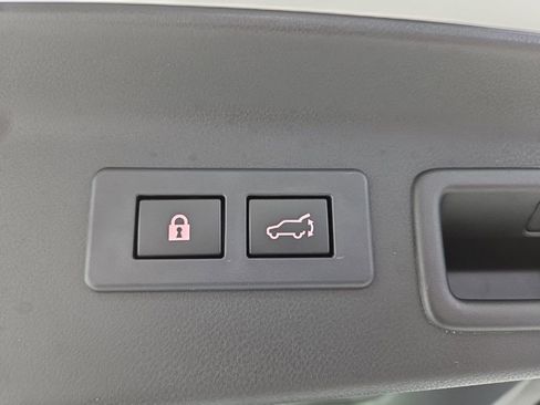 Used 2025 Subaru Forester Premium AWD/4WD image 34