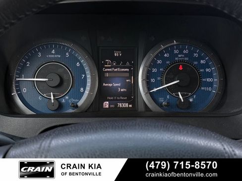 Used 2017 Toyota Sienna XLE w/ XLE Navigation Package FWD image 14
