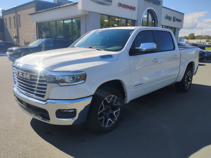 Used 2026 RAM 1500 Laramie AWD/4WD image 3
