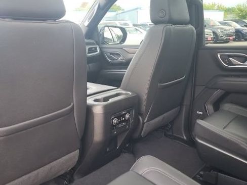Used 2022 Chevrolet Tahoe Z71 w/ Luxury Package AWD/4WD image 13