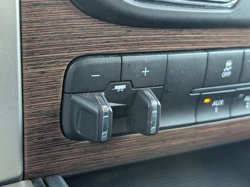 Used 2017 RAM 2500 Laramie w/ Sport Appearance Group image 25