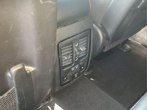Used 2024 Dodge Durango GT AWD/4WD image 14
