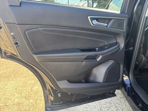 Used 2019 Ford Edge Titanium w/ Equipment Group 301A image 19