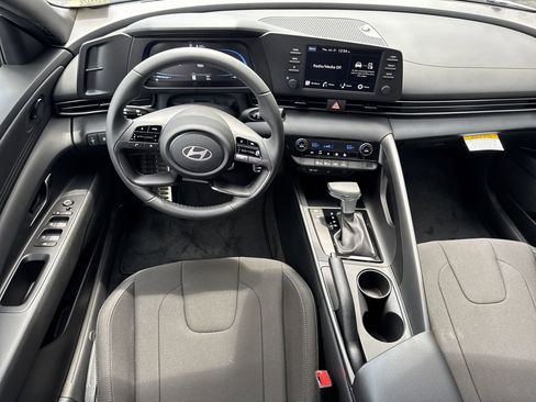 New 2025 Hyundai Elantra Sport image 22