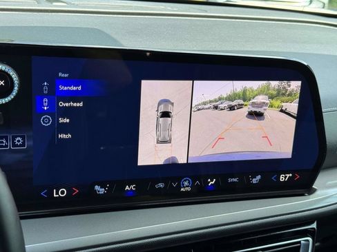 Used 2026 Chevrolet Traverse LT w/ Driver Confidence Package FWD image 5