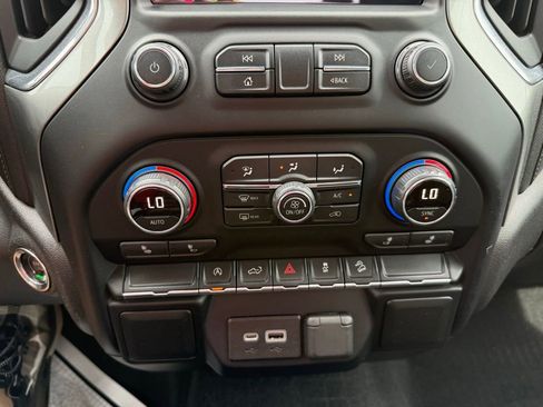 Used 2020 Chevrolet Silverado 1500 RST AWD/4WD image 19