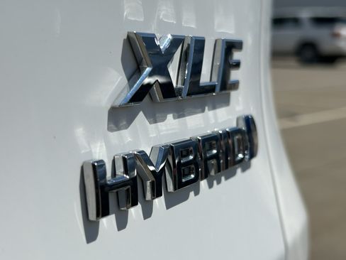 Certified 2023 Toyota RAV4 XLE w/ Convenience Package AWD/4WD image 9