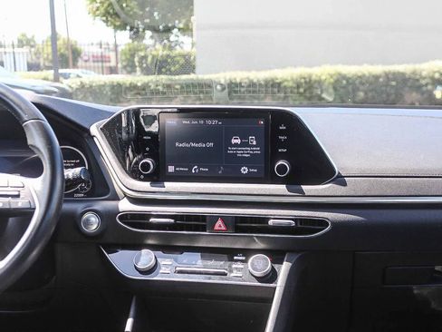 Certified 2022 Hyundai Sonata SEL w/ Convenience Package FWD image 17