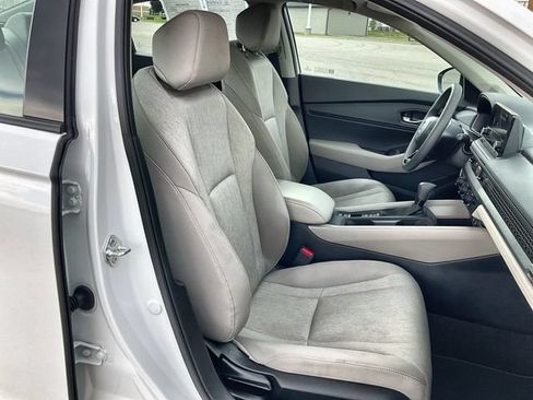 Certified 2025 Honda Accord SE image 32