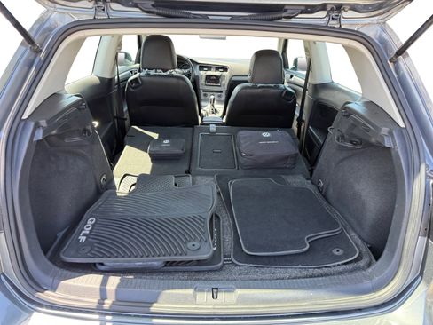 Used 2015 Volkswagen Golf S FWD image 17