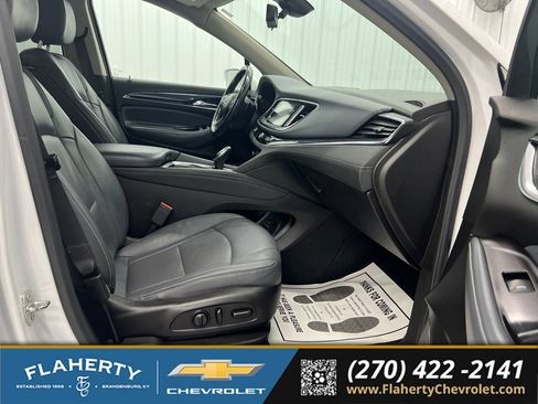 Used 2018 Buick Enclave Premium w/ LPO, Hit The Road Package AWD/4WD image 15