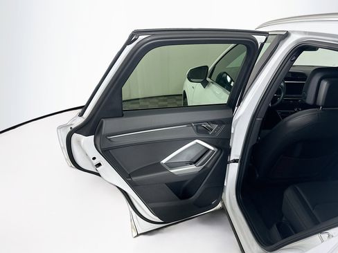 Used 2025 Audi Q3 2.0T Premium image 26