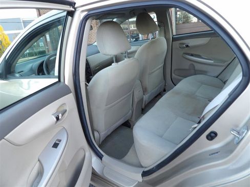 Used 2010 Toyota Corolla LE image 10