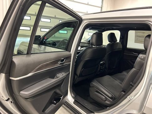 New 2026 Jeep Grand Cherokee L 4WD image 31