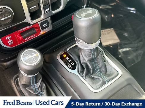 Used 2022 Jeep Wrangler Unlimited Rubicon 4xe AWD/4WD image 23