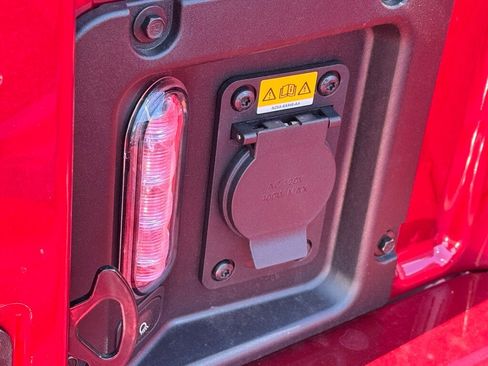 New 2025 Ford Maverick XLT w/ XLT Luxury Package image 37