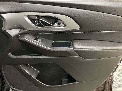 Certified 2022 Chevrolet Traverse LT image 40