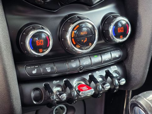 Used 2019 MINI Cooper S image 38