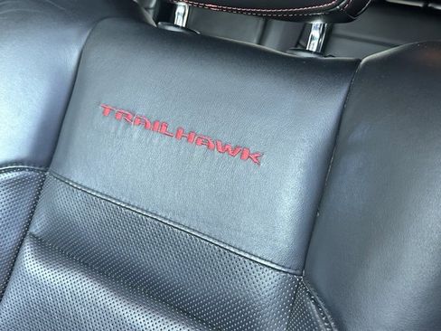 Used 2020 Jeep Grand Cherokee Trailhawk w/ Trailhawk Luxury Group image 18