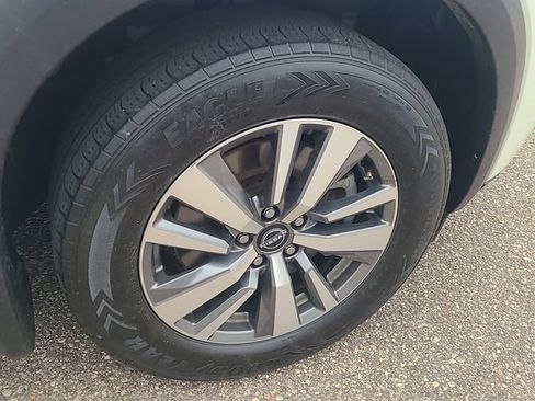 Used 2024 Nissan Pathfinder SL AWD/4WD image 29