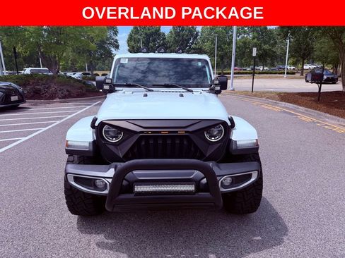 Used 2021 Jeep Gladiator Overland AWD/4WD image 2