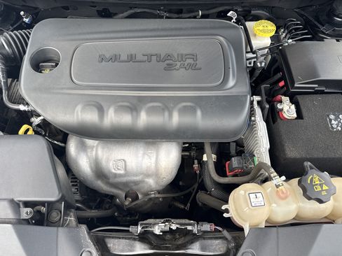 Used 2020 Jeep Cherokee Latitude FWD image 31