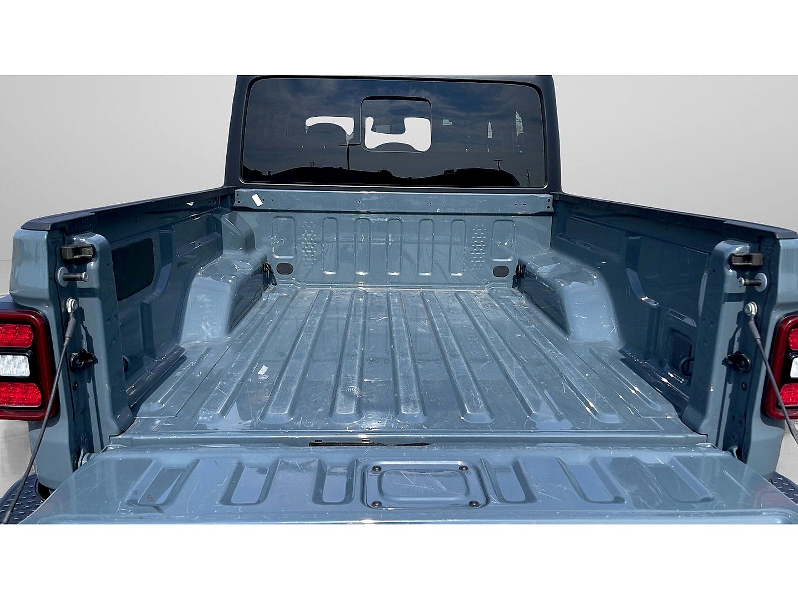 Used 2026 Jeep Gladiator Mojave AWD/4WD image 29