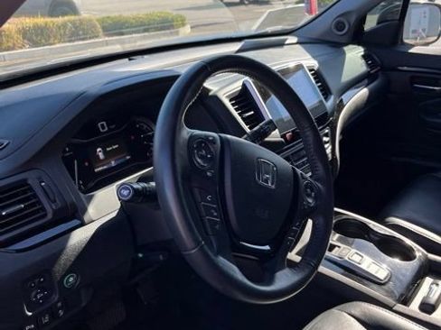 Used 2018 Honda Pilot Touring image 6